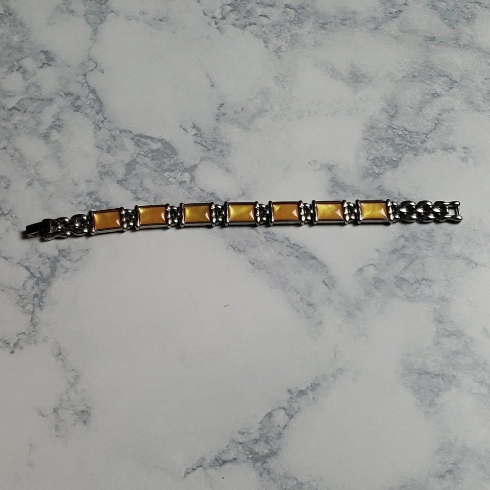 ‎Yellow Bracelet